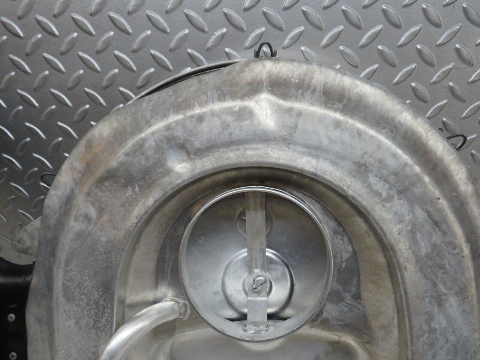 34285 Mercedes-Benz C126 380SEC Coupe Aluminium Air Filter Box Housing 0100948602