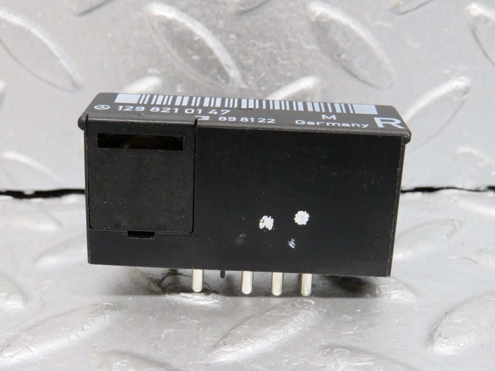 39651 Mercedes-Benz R129 320SL Coupe Seat Locking Relay 1298210147