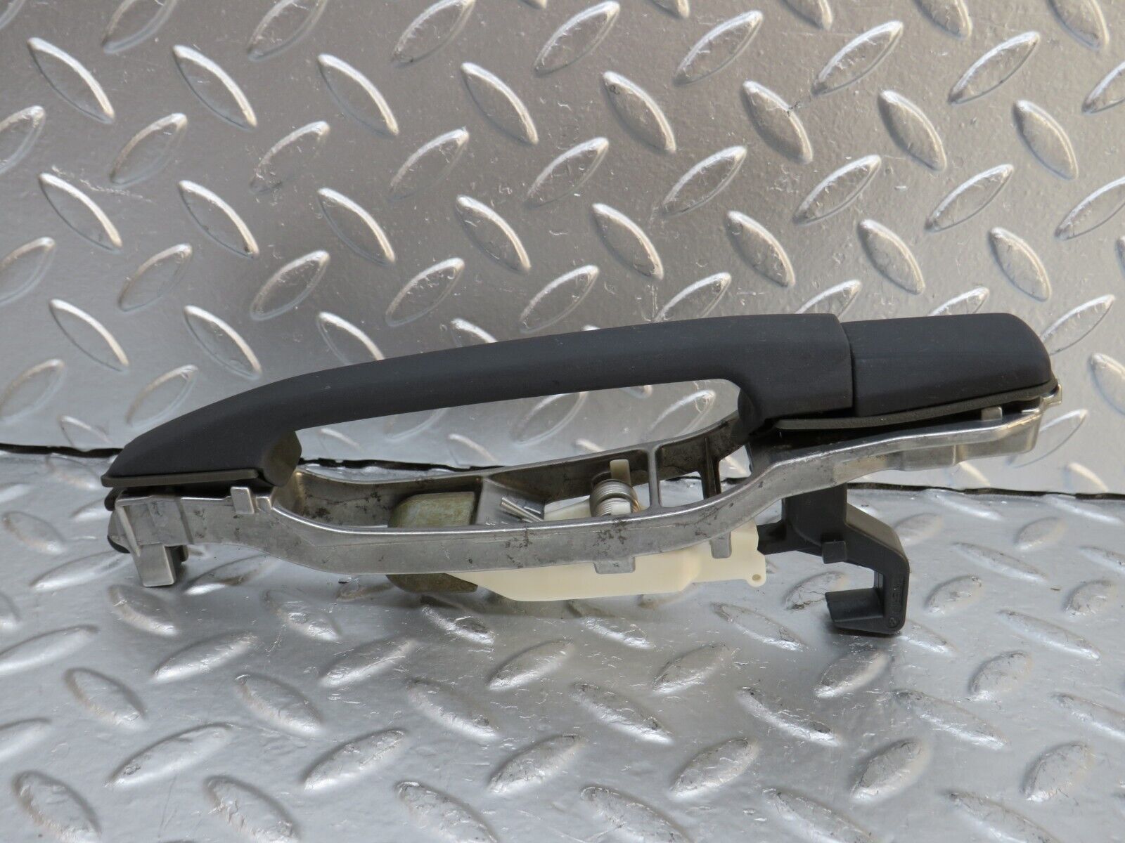 29322 Mercedes-Benz W124 230E Rear Right Exterior Door Handle