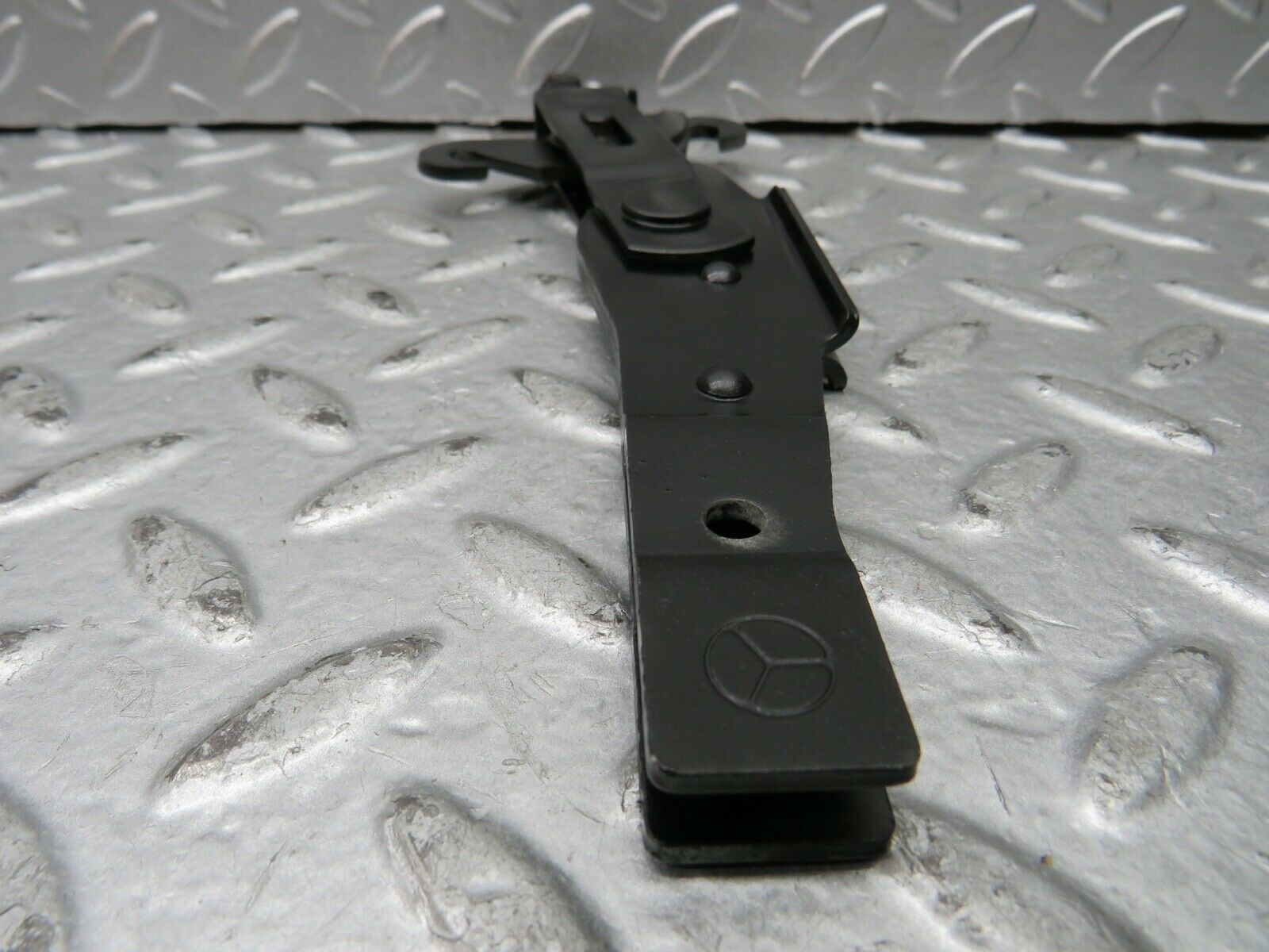 21788 Mercedes-Benz W126 300SE Handbrake Regulator