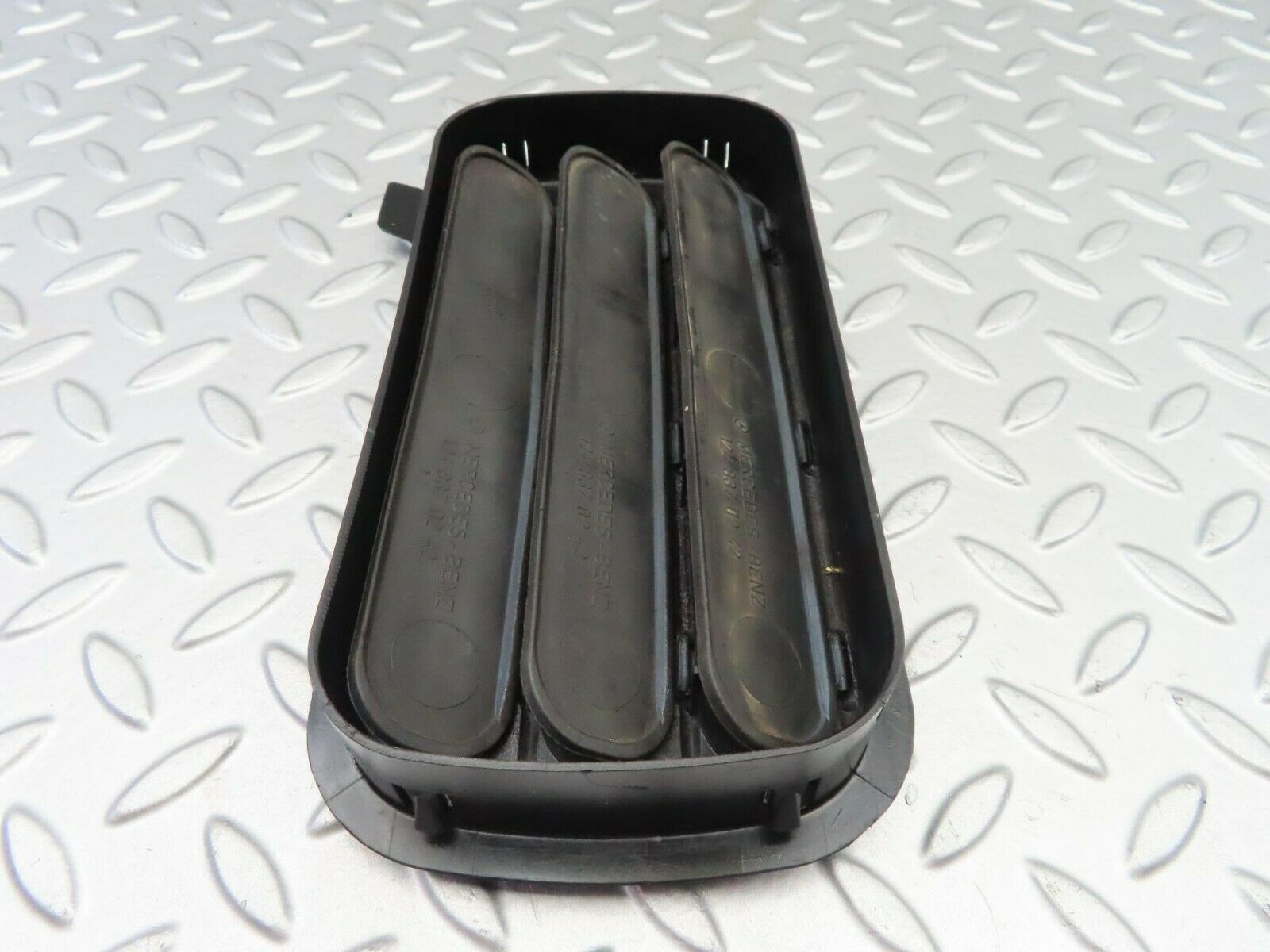 6743 Mercedes-Benz S124 E220 Wagon Rear Air Intake Vent 1248370230