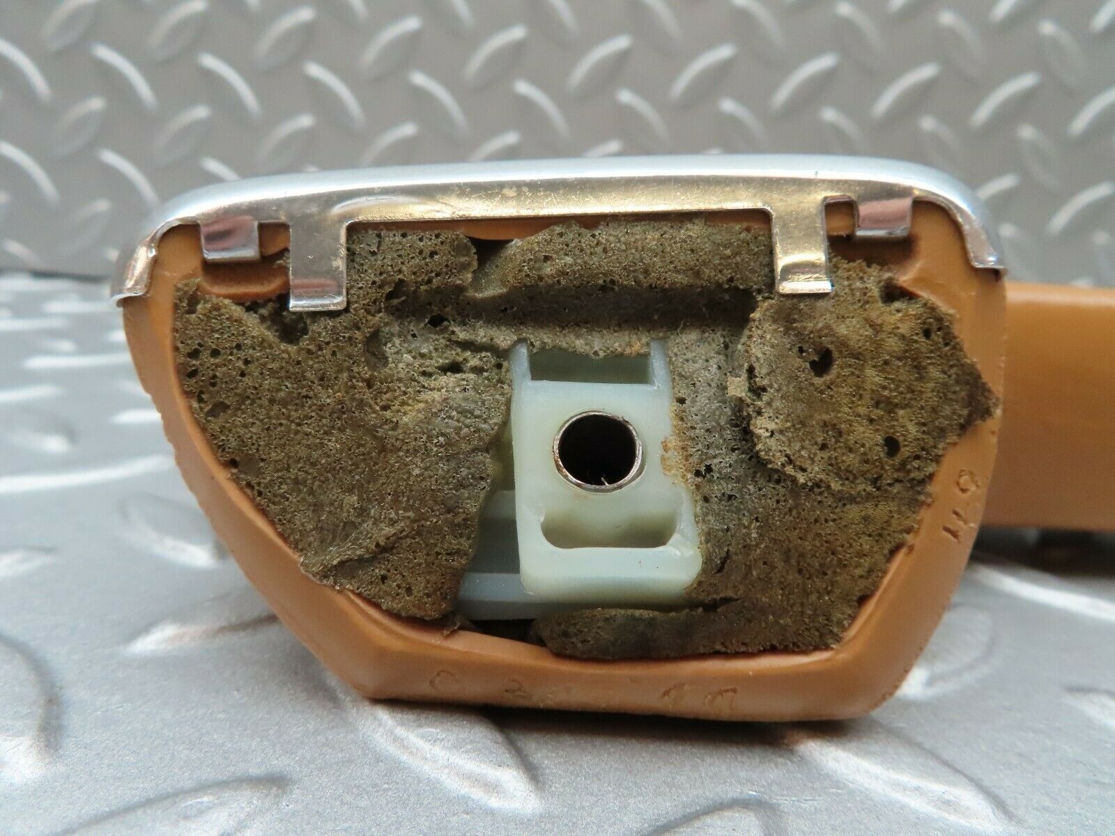 3711 Mercedes-Benz S123 200T Wagon Door Handle Rear Left Palomino 1239701901