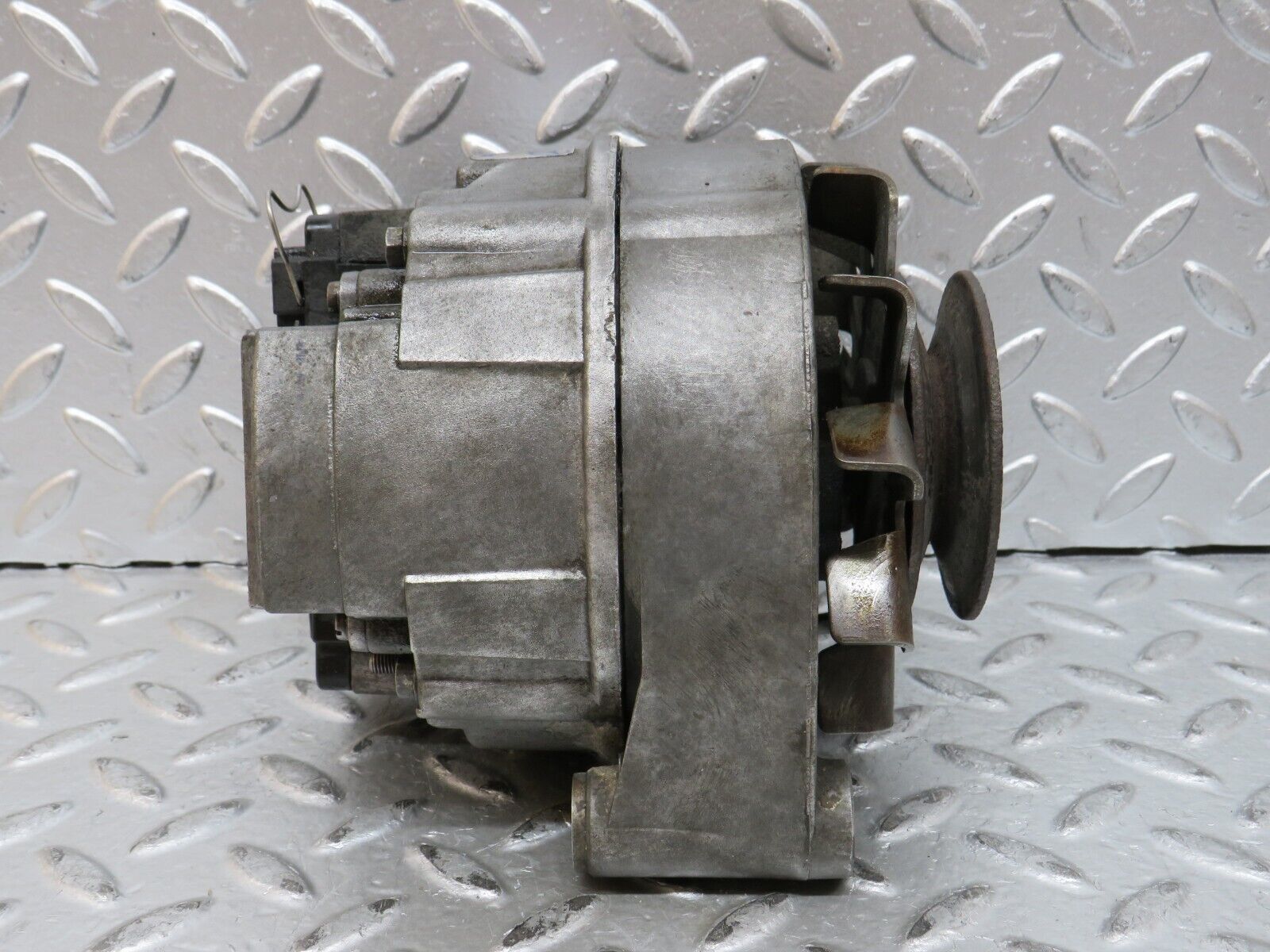 28392 Mercedes-Benz S123 240D Wagon Alternator Generator Motorola 0071541202