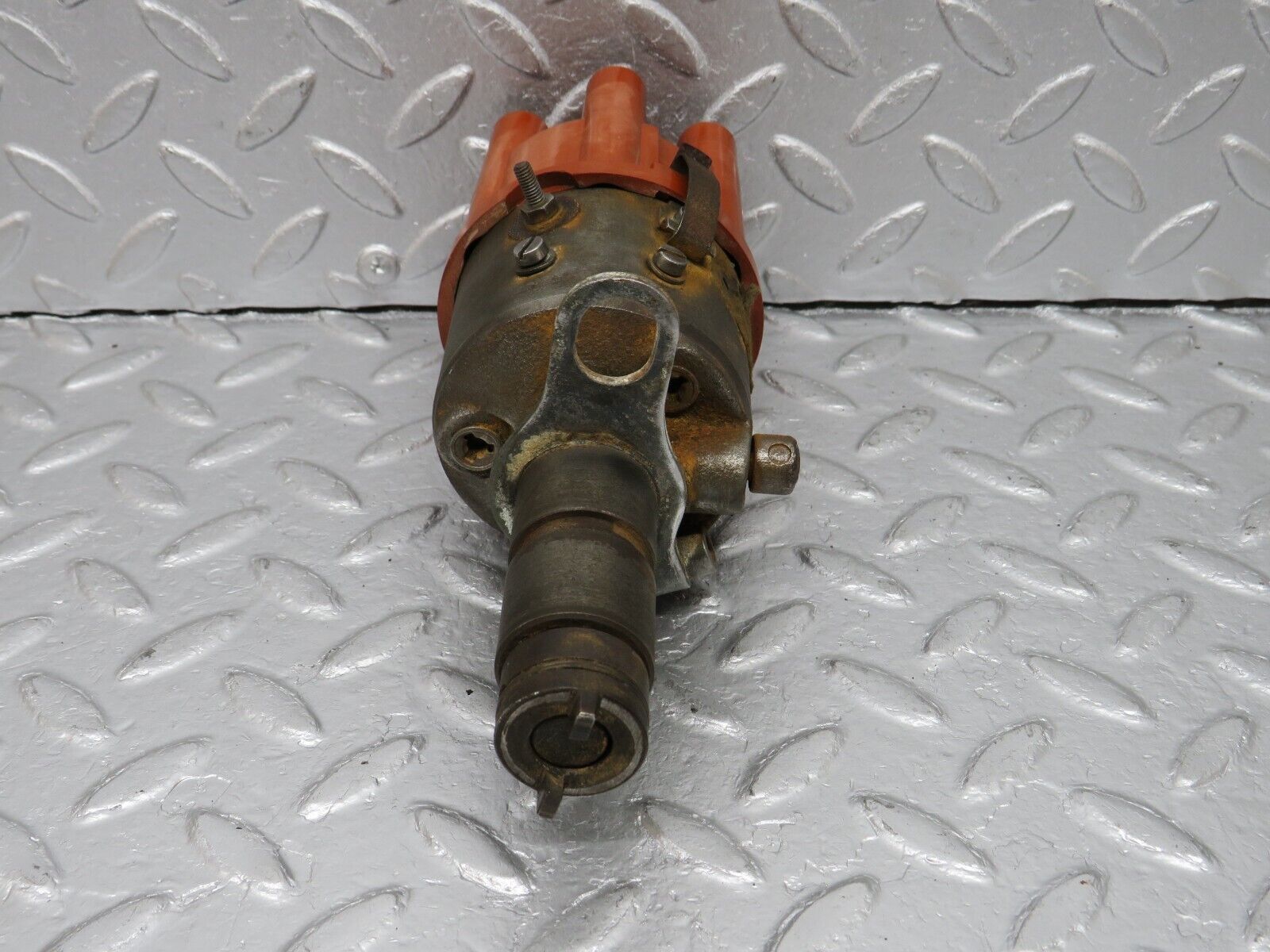 40364 Mercedes-Benz W110 230 Ignition Distributor Bosch 0231116038