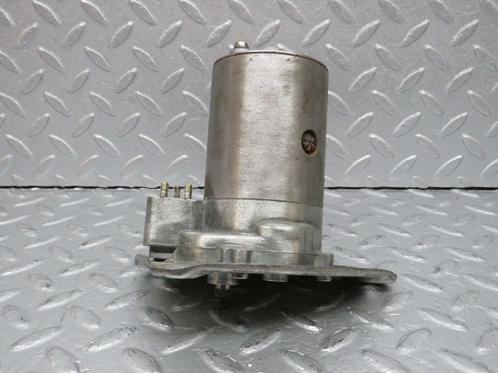 40230 Mercedes-Benz W110 230 Wiper Motor Bosch 0390716006