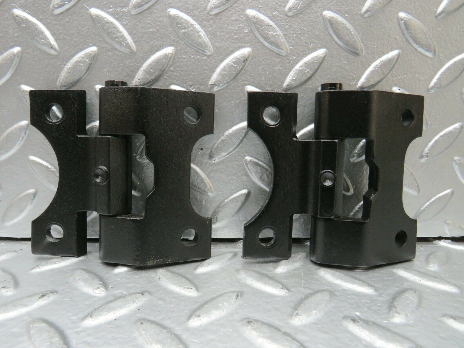 22864 Mercedes-Benz C107 450SLC Coupe Door Hinge Left Pair