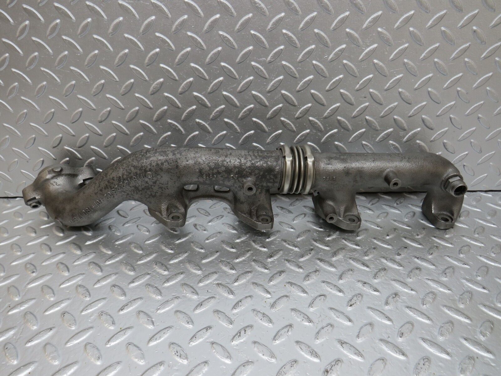 33127 Mercedes-Benz W126 380 V8 Exhaust Manifold Left 1161422302 1161422902
