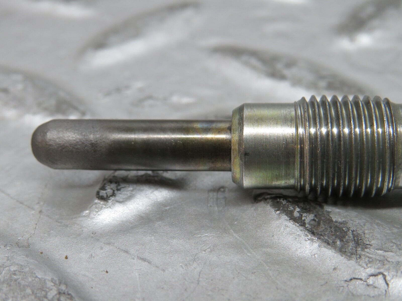 28500 Mercedes-Benz S123 240D Wagon Glow Plug Beru 0100221107