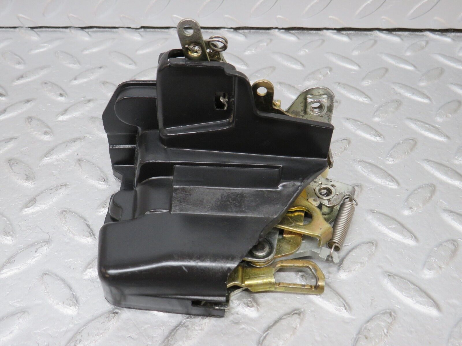 36041 Mercedes-Benz W126 420SE Front Right Door Lock Mechanism 1237230208