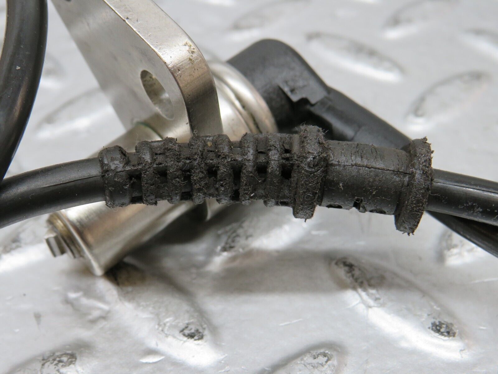 26597 Mercedes-Benz C124 220CE Coupe ABS Sensor Right Side 1245401717