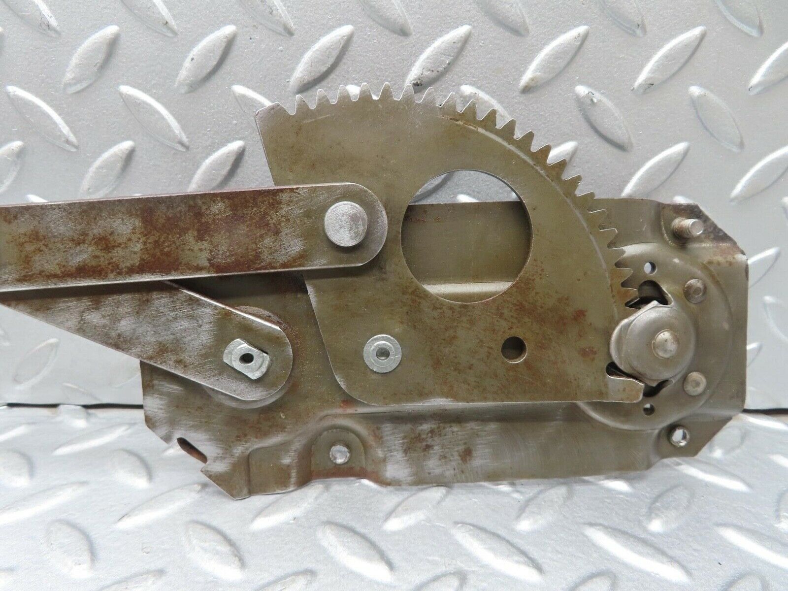 13034 Mercedes-Benz W111 220S Front Right Manual Window Regulator