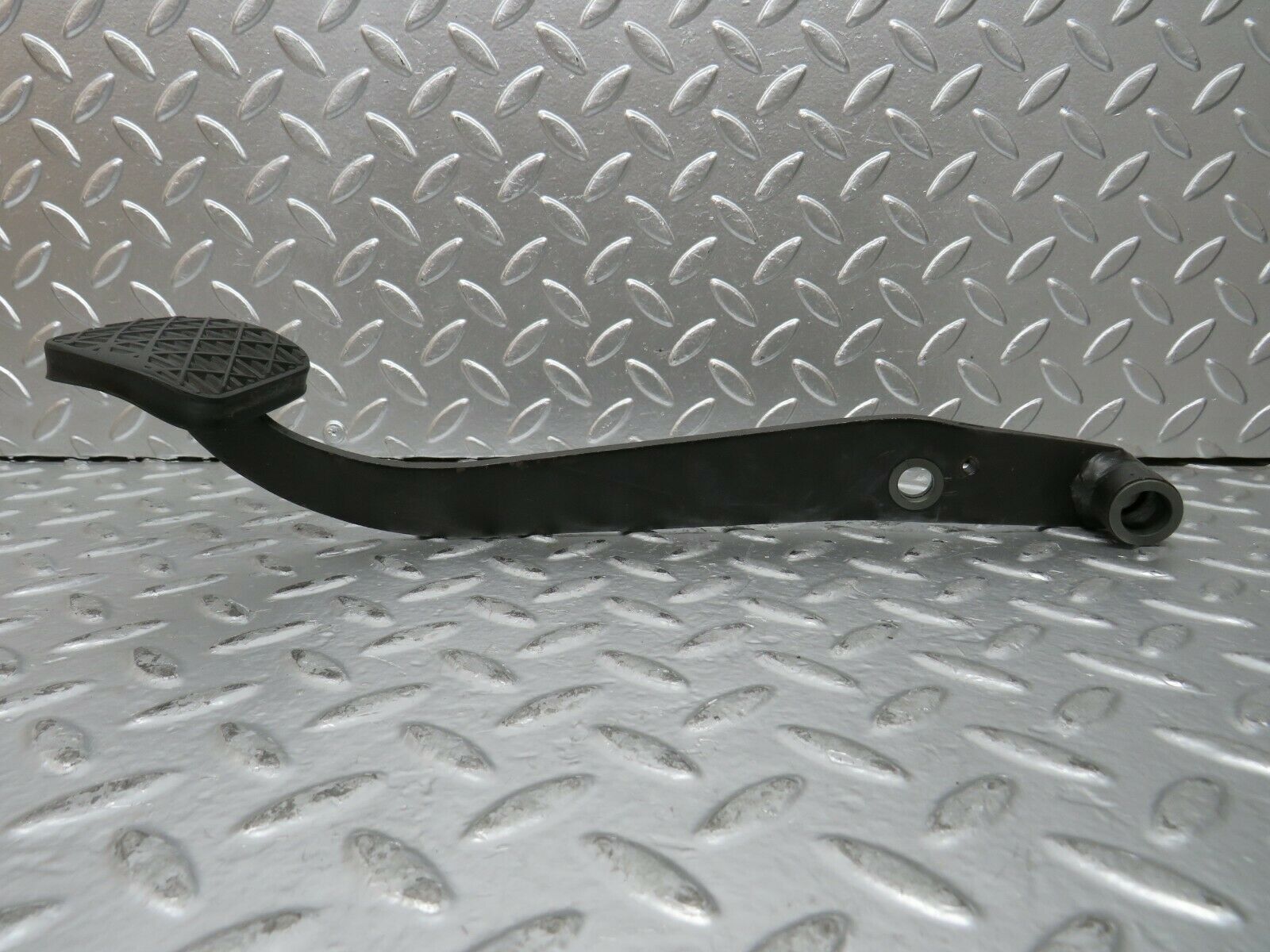 23503 Mercedes-Benz W114 280E Brake Pedal With Rubber 1102910182