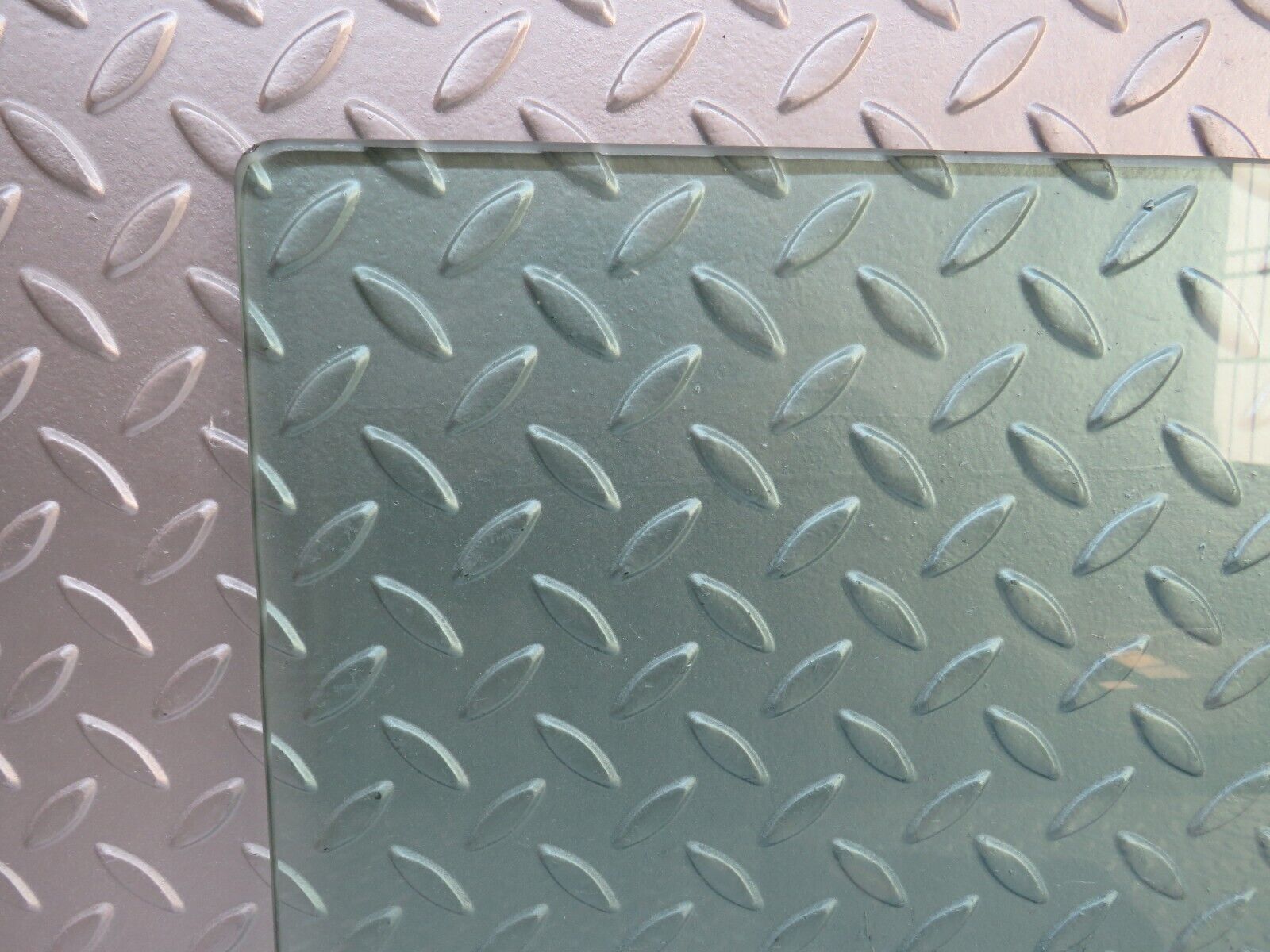 37512 Mercedes-Benz W109 300SEL Rear Right Door Window Glass