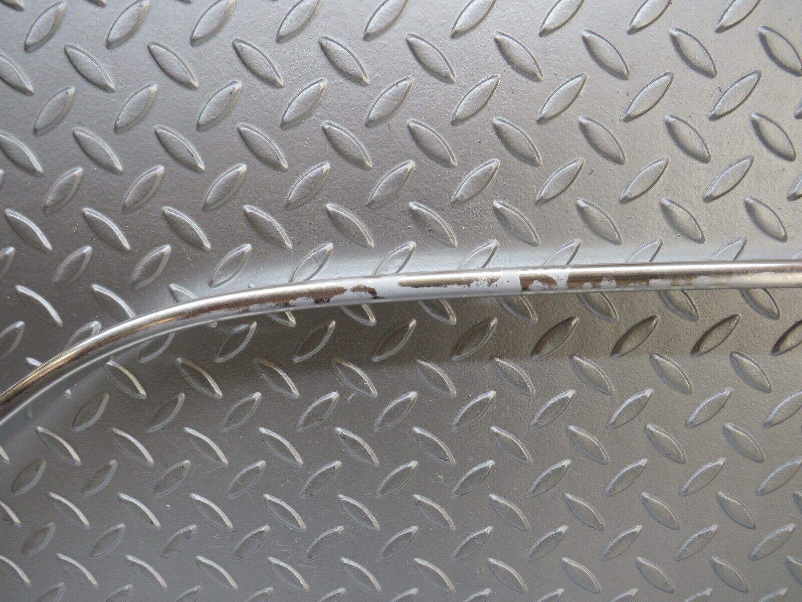 34457 Mercedes-Benz C126 380SEC Coupe Roof Chrome Trim Left Side