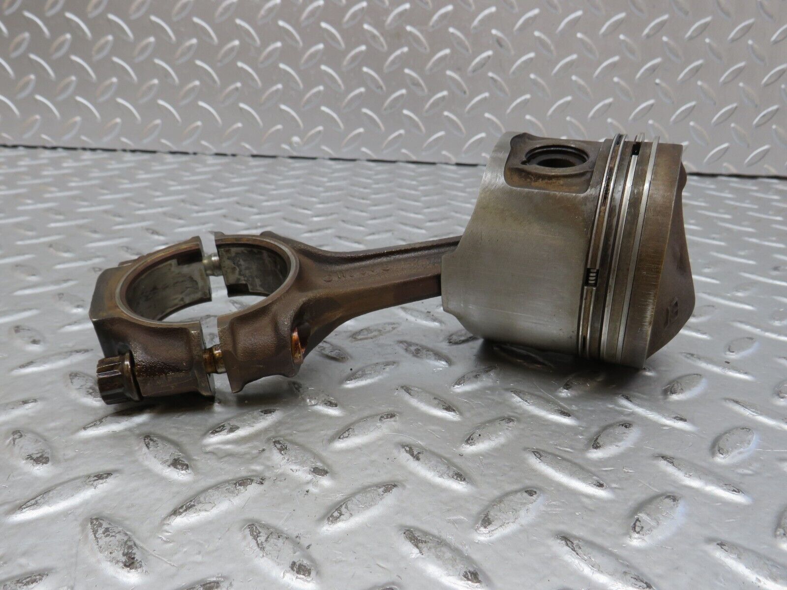 28157 Mercedes-Benz W123 280E Piston With Connecting Rod 85.986 mm 11004