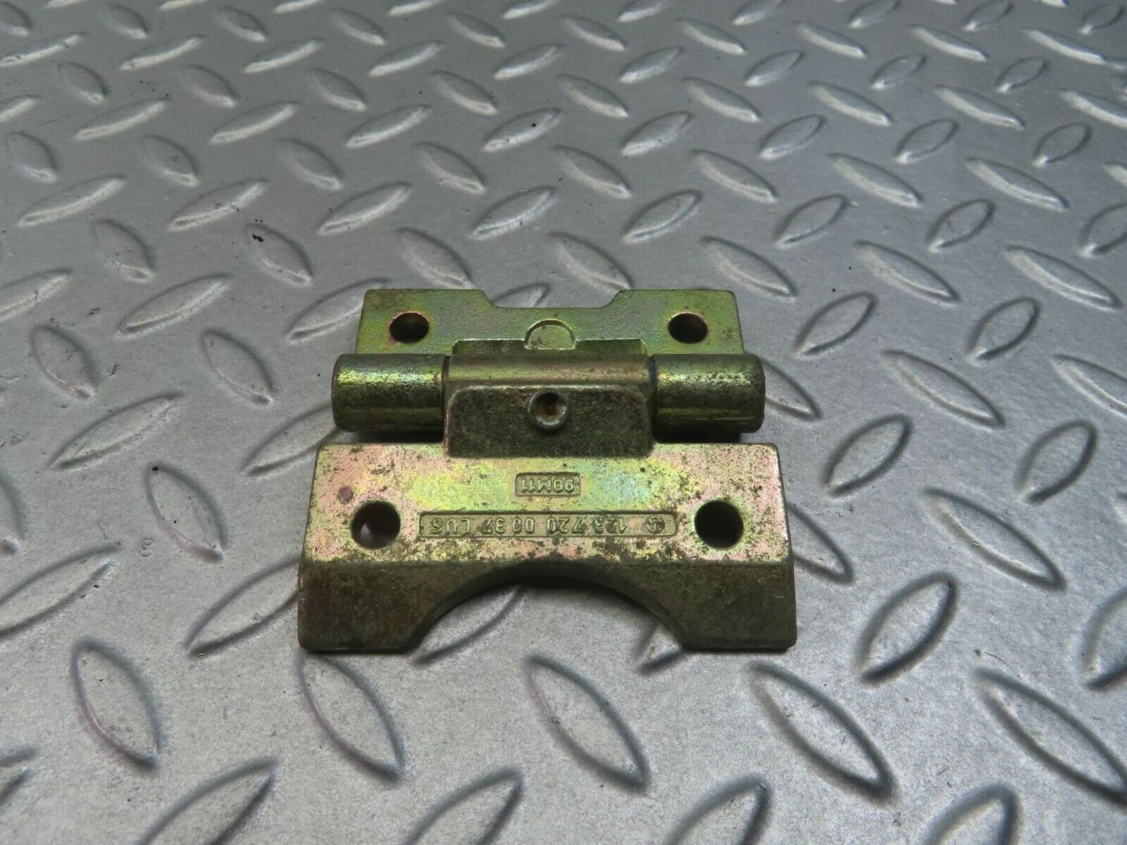 8261 Mercedes-Benz W123 Door Hinge 1237200037