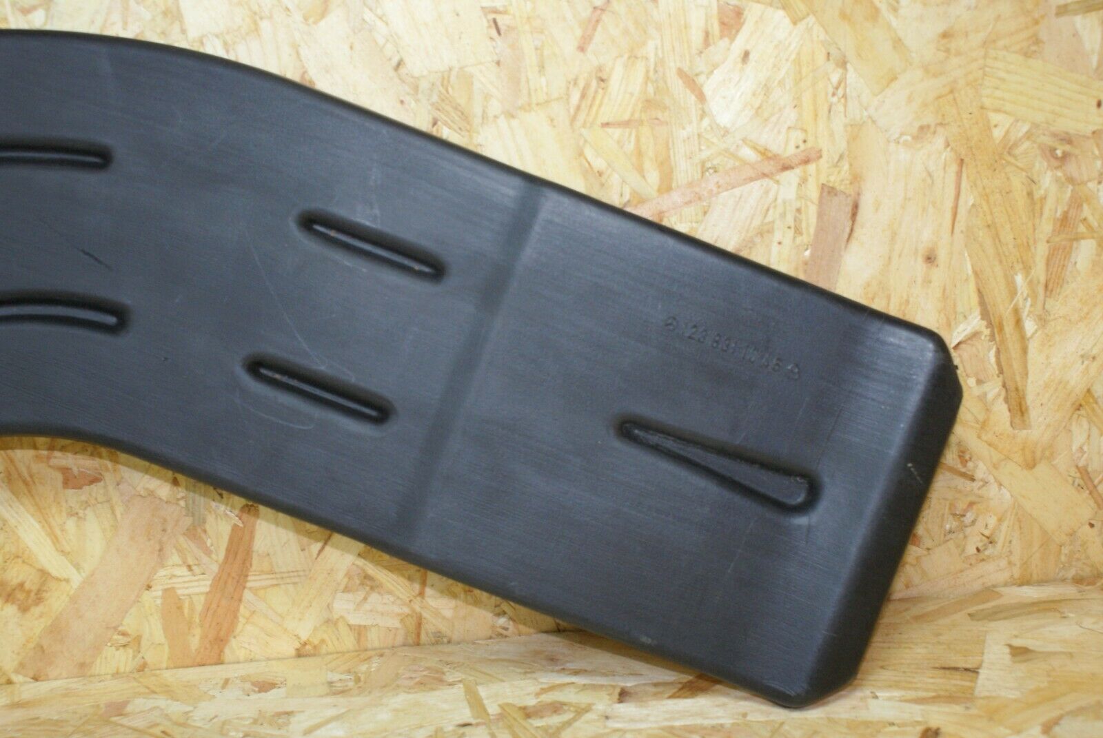 2225 Mercedes-Benz W123 280E Air Duct Pipe Right 1238311046