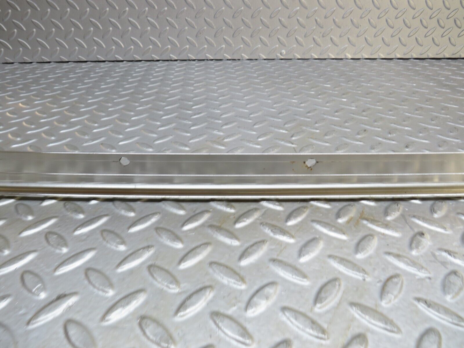 37027 Mercedes-Benz C126 420SEC Coupe Roof Chrome Trim Left Side