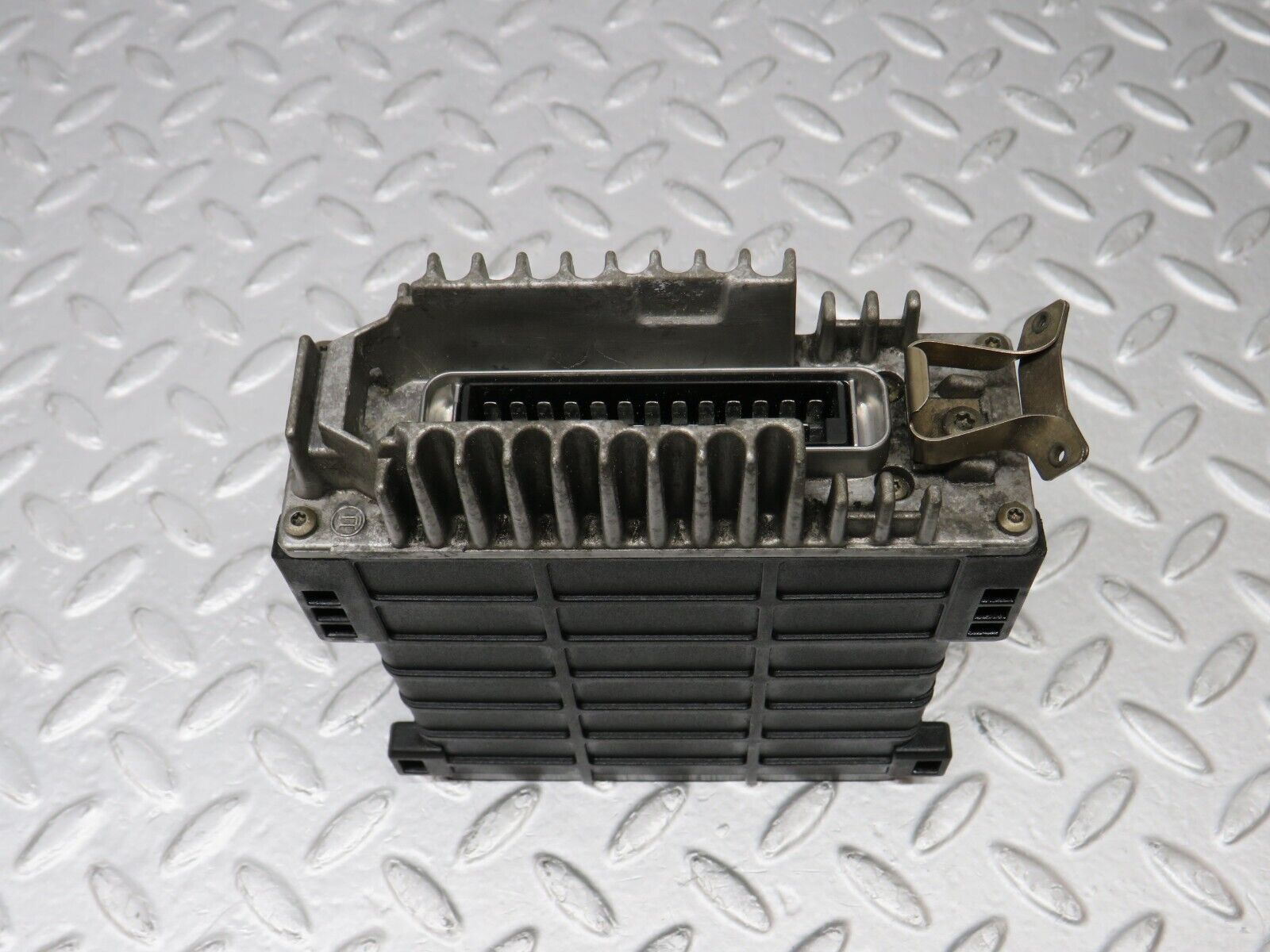 38808 Mercedes-Benz W201 190E 2.6L Engine Control Unit Bosch 0075451432 0280800284