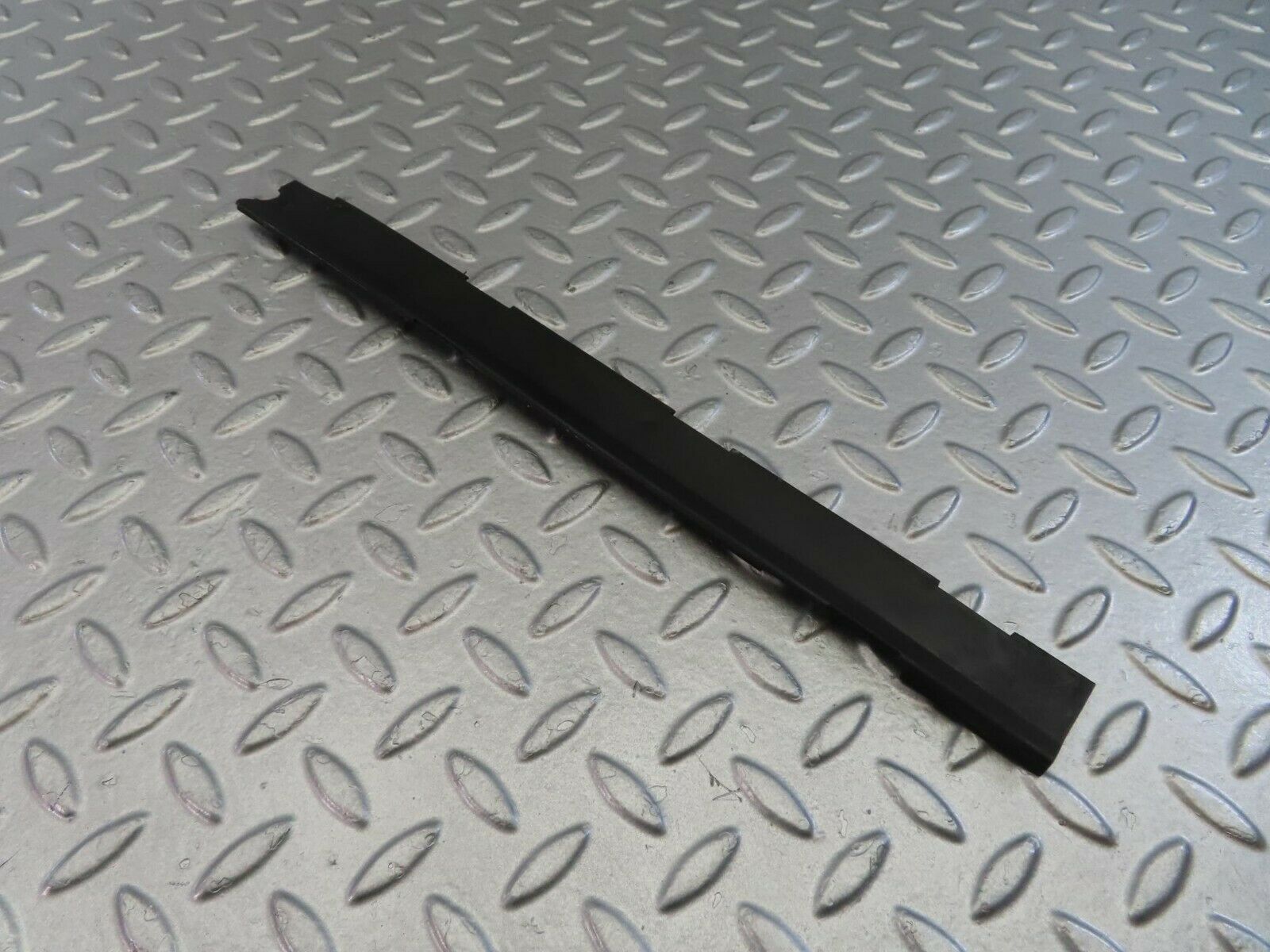 10041 Mercedes-Benz C123 230CE Coupe Distributor Plug Protective Cap 1021591240