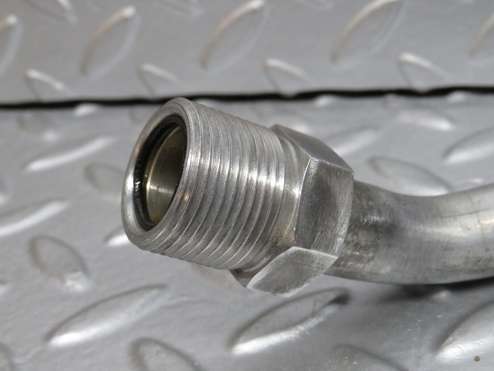 32593 Mercedes-Benz S124 300TE Wagon Air Conditioning Hose Pipe