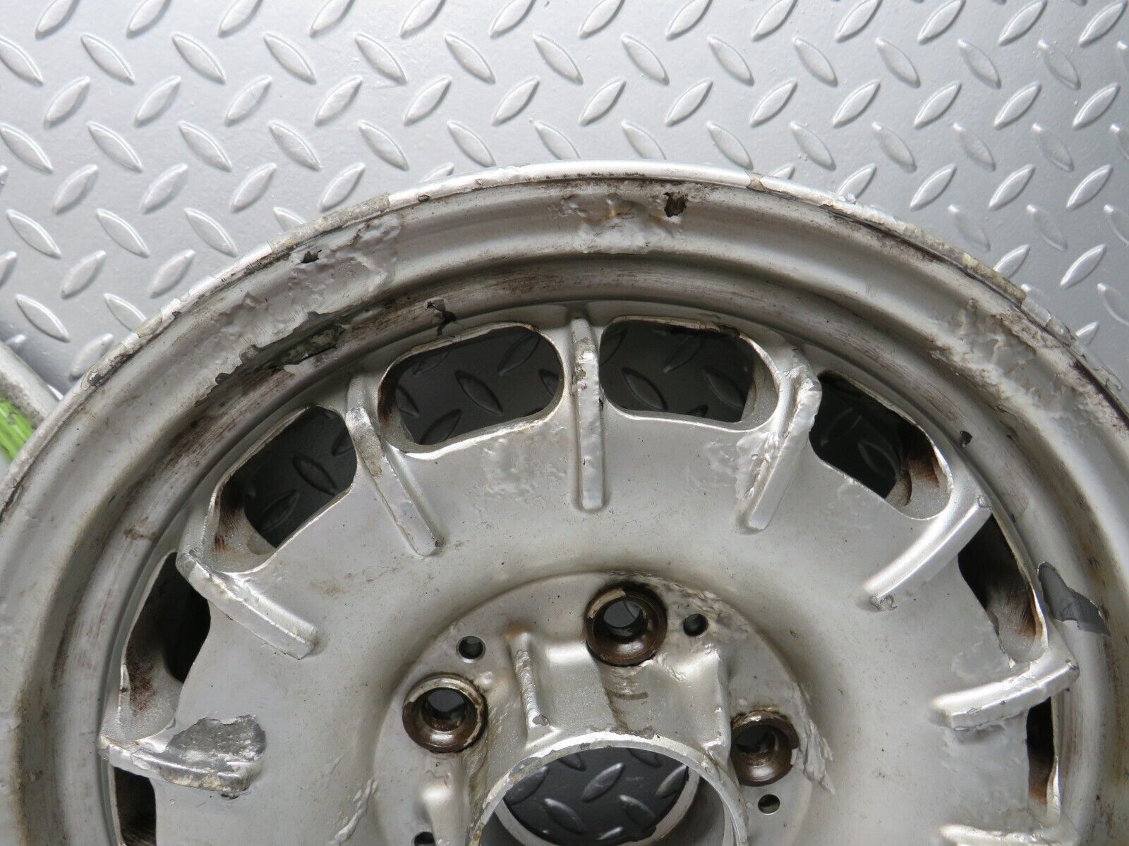 29620 Mercedes-Benz W123 Alloy Wheel Set Mexican Hat 5.5Jx14H2 ET30 1234001702