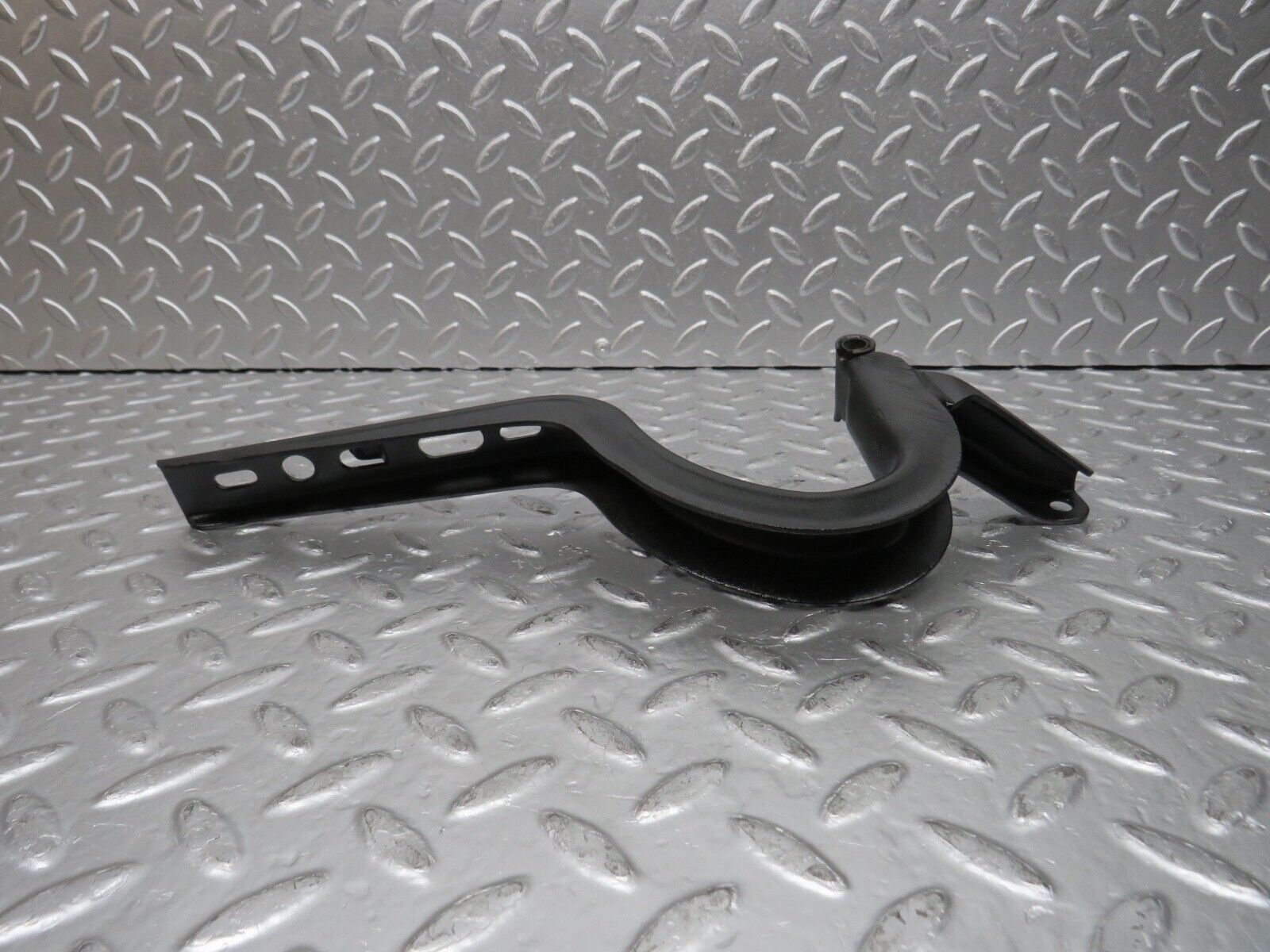 31131 Mercedes-Benz W123 200D Trunk Lid Hinge Left Side 1237500187