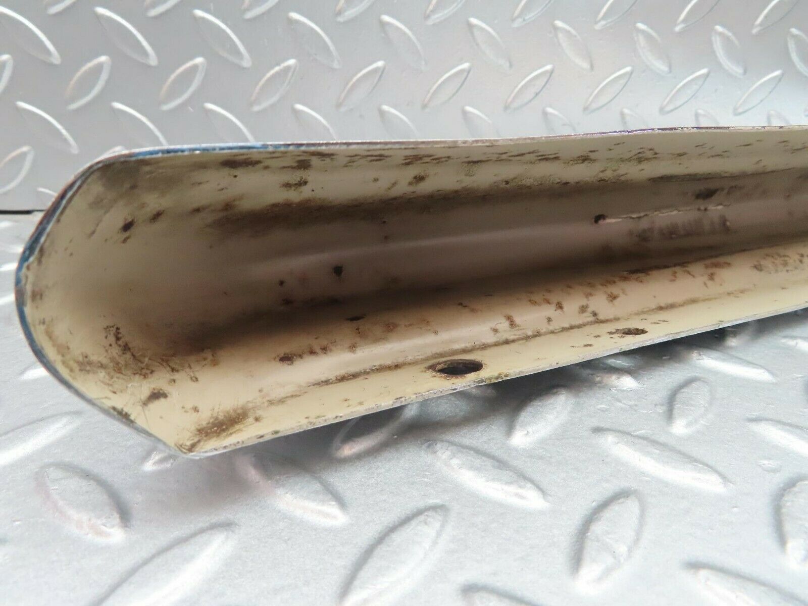 10627 Mercedes-Benz W108 Rear Left Upper Bumper Corner