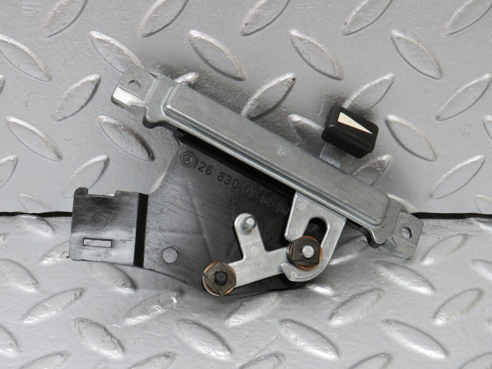 34334 Mercedes-Benz C126 380SEC Coupe Rear Heater Regulator 1268300385