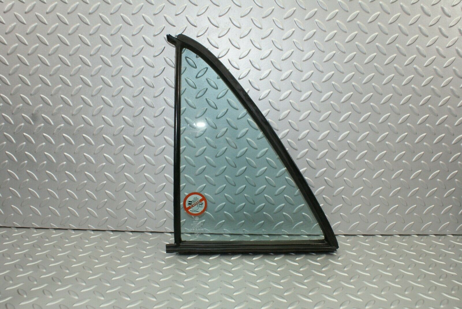 2660 Mercedes-Benz W116 350SE Rear Left Quarter Glass