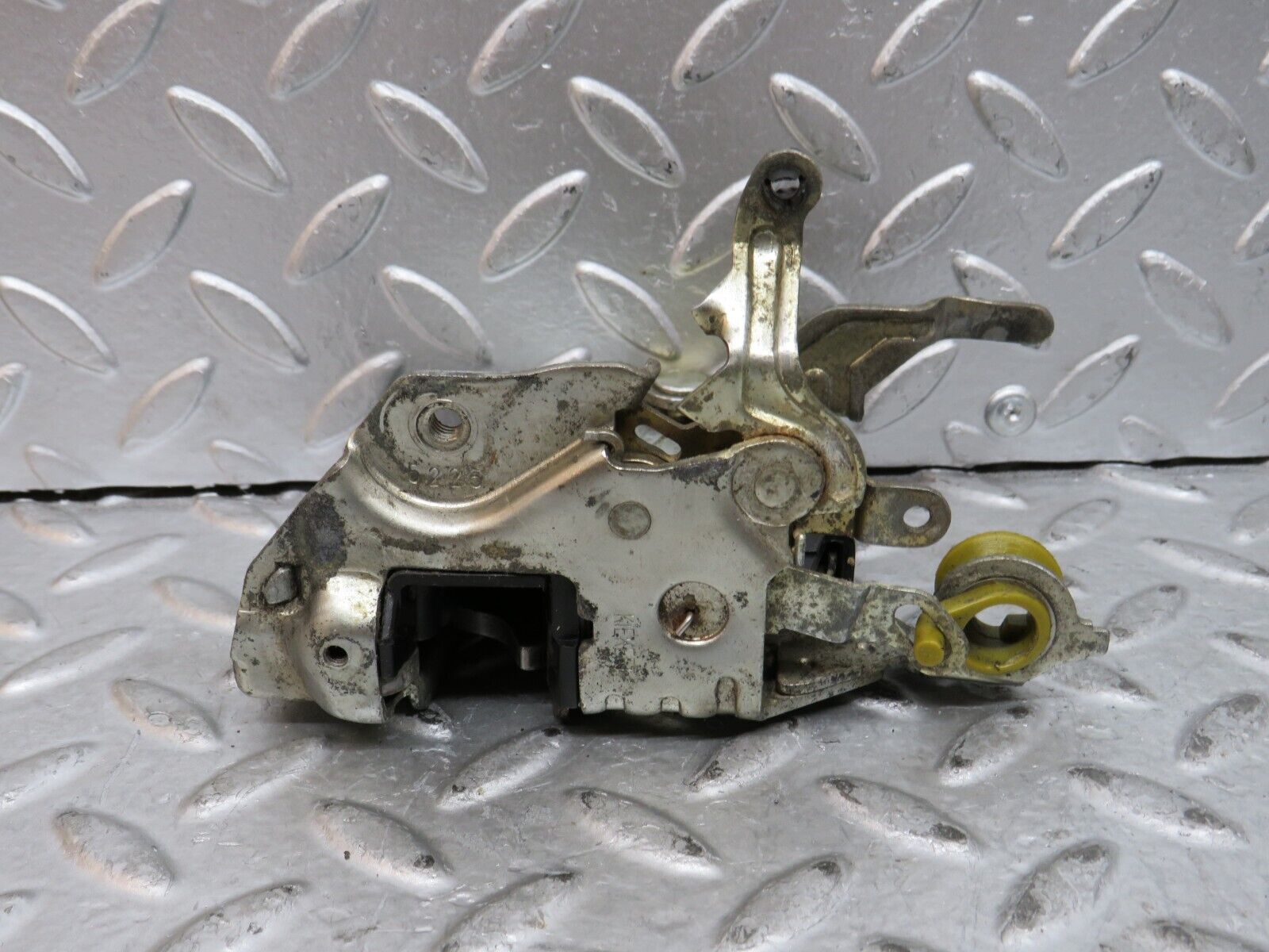 29050 Mercedes-Benz C124 320CE Coupe Right Door Lock Mechanism