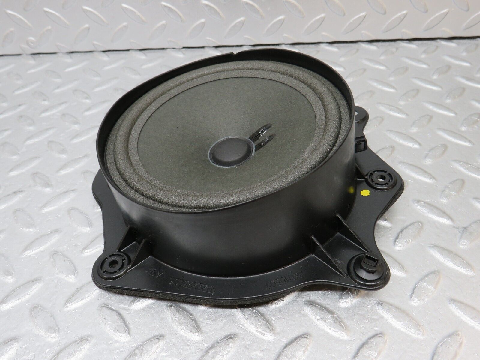 35226 Mercedes-Benz W221 Rear Right Door Loudspeaker 2218203102