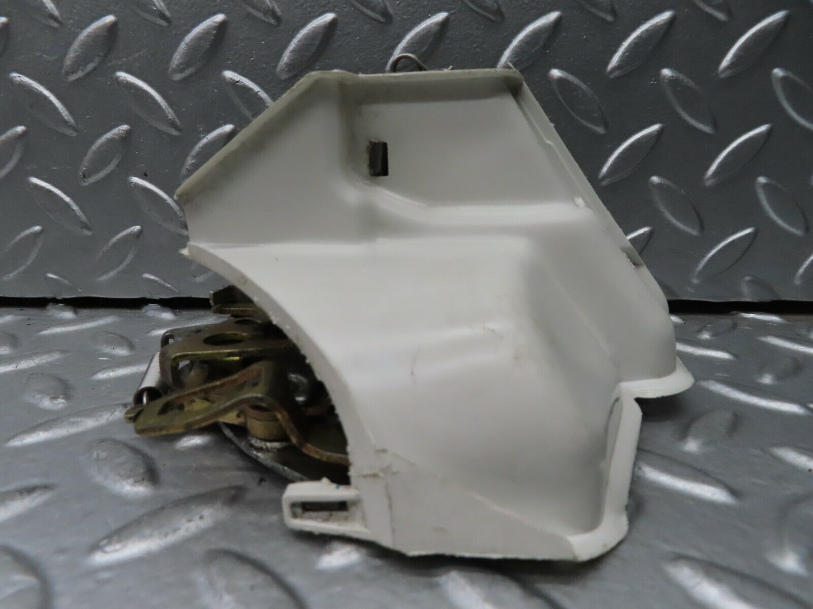 21645 Mercedes-Benz W126 300SE Rear Left Door Lock Mechanism 1237330108