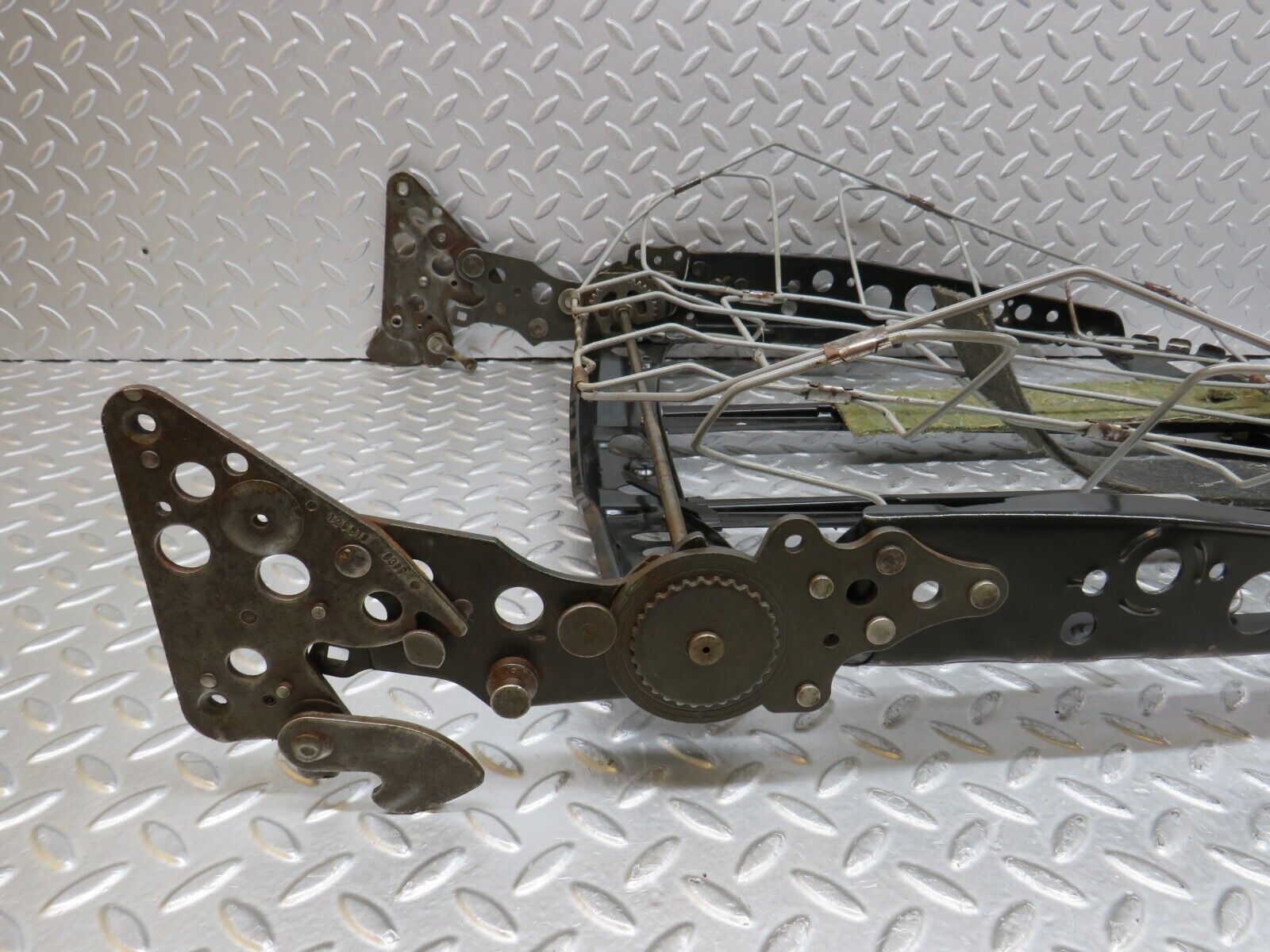 37156 Mercedes-Benz C126 420SEC Coupe Front Right Driver Electric Seat Backrest