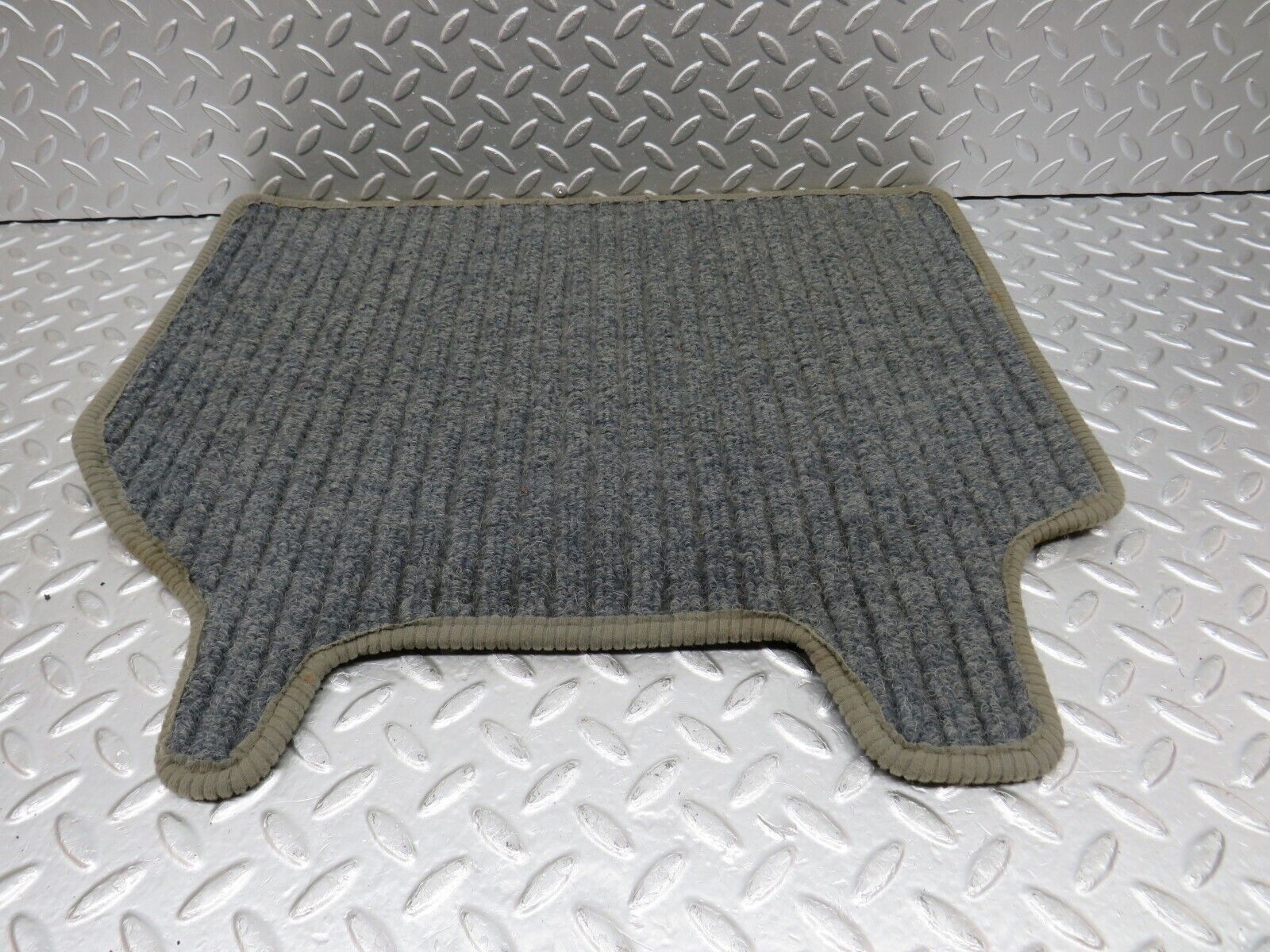 32336 Mercedes-Benz S124 300TE Wagon Rear Right Floor Carpet Mat Grey