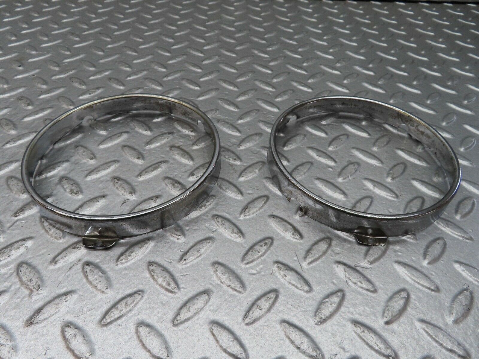 18255 Mercedes-Benz W111 220SE Coupe Headlight Chrome Frame