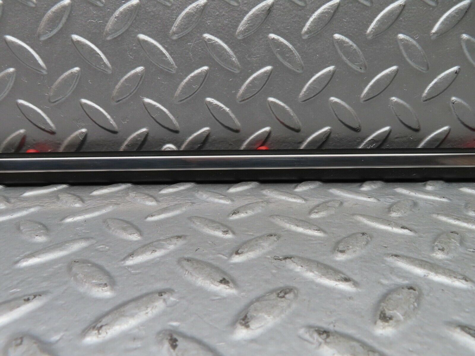 21100 Mercedes-Benz W123 230E Rear Right Door Centre Moulding Trim