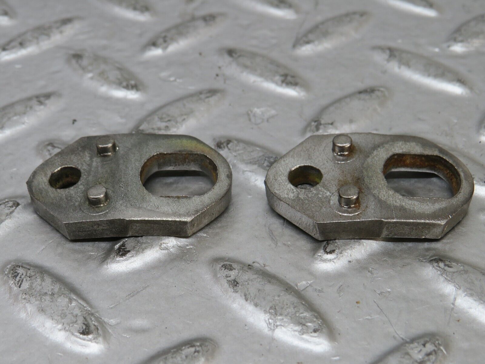 26258 Mercedes-Benz W116 450SE Fuel Injector Bracket 2 pcs