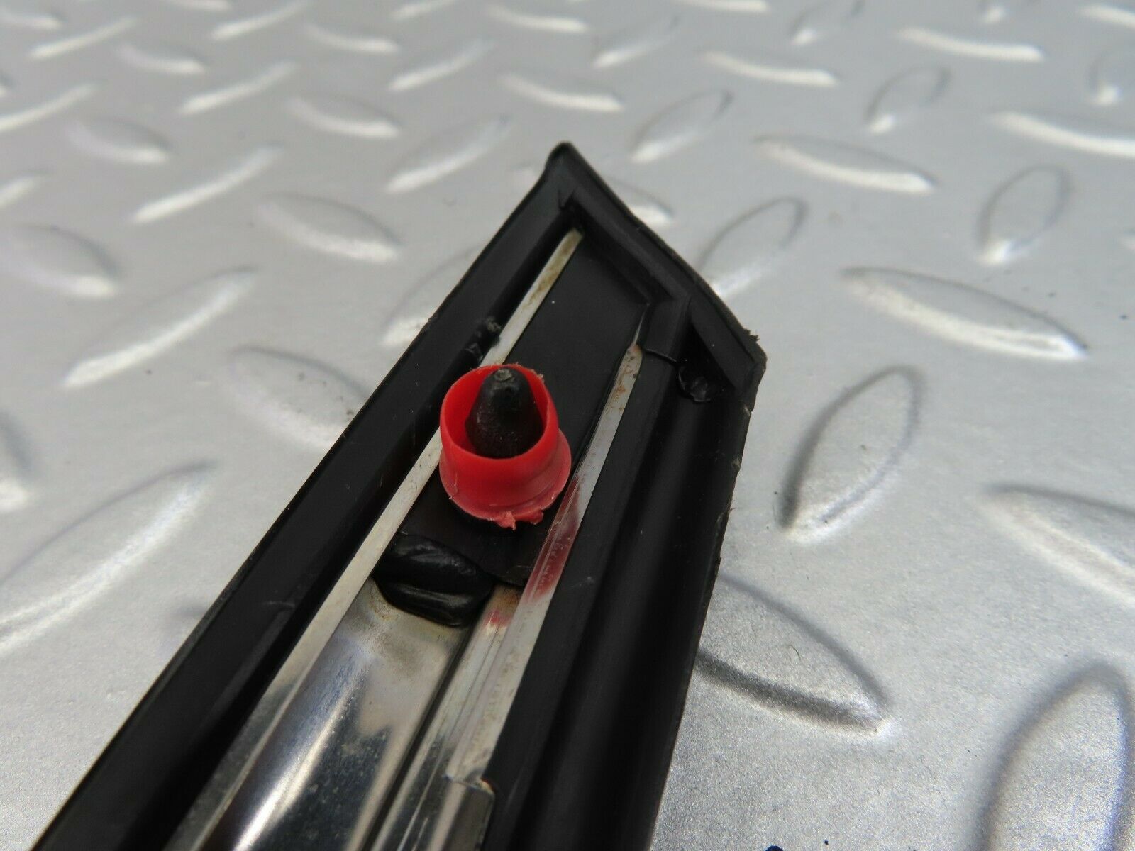 7253 Mercedes-Benz W116 450SE Centre Door Chrome Trim Rear Right