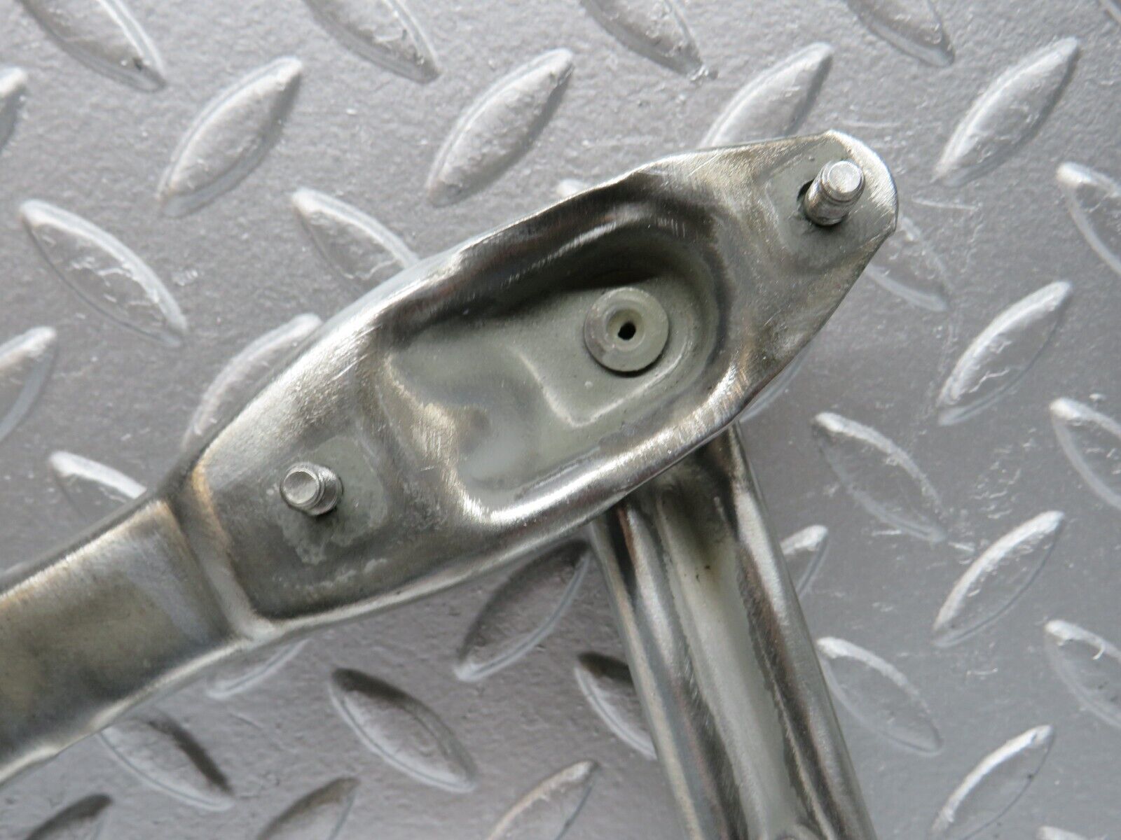 31660 Mercedes-Benz W201 190LE 1.8L Bonnet Hinge Left Side