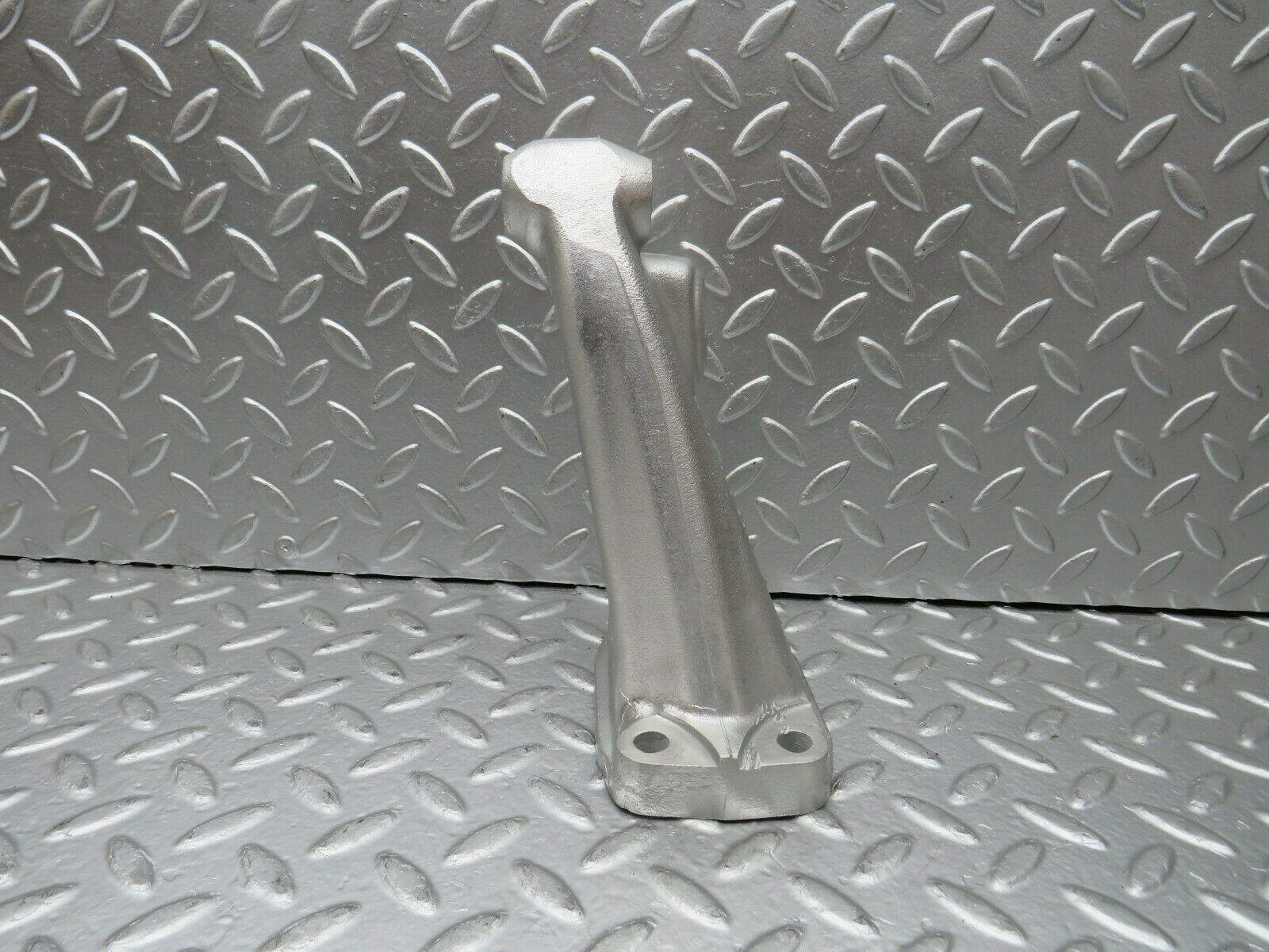 24110 Mercedes-Benz W123 280E Engine Mount Bracket 1232230304