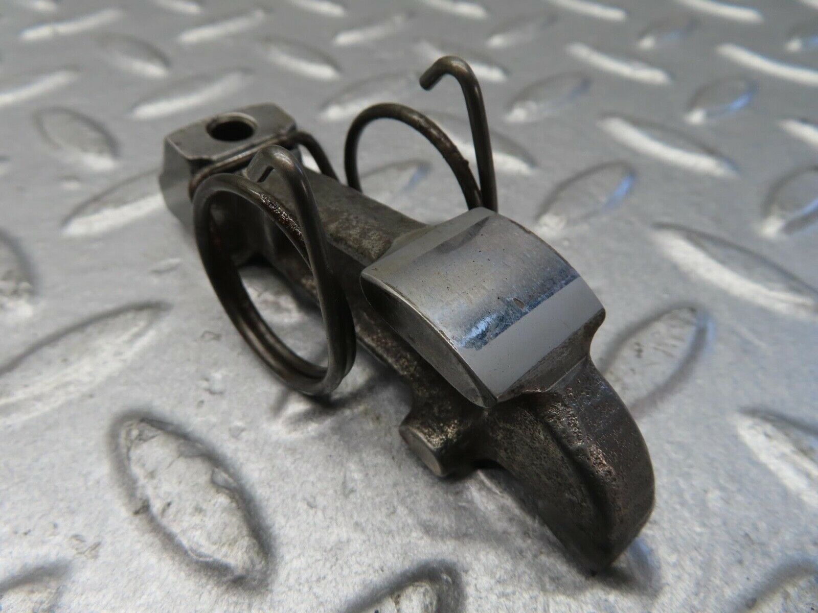 13374 Mercedes-Benz W111 230S Valve Rocker Arm With Retaining Spring