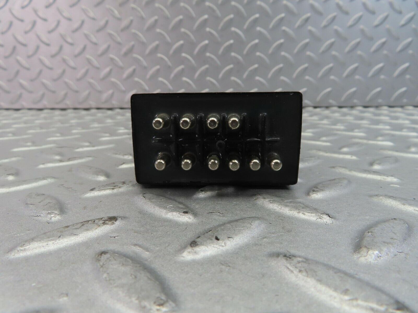 9385 Mercedes-Benz C124 300CE Coupe Fuel Pump Relay 3301300