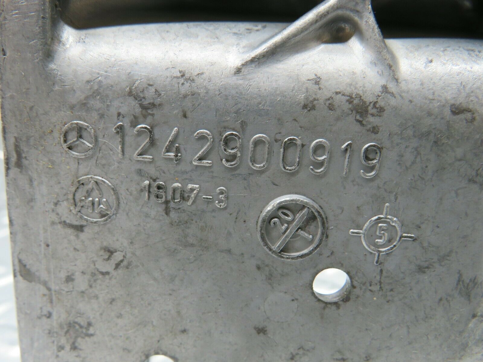 22516 Mercedes-Benz C124 E220 Coupe Brake Pedal Bracket 1242900919