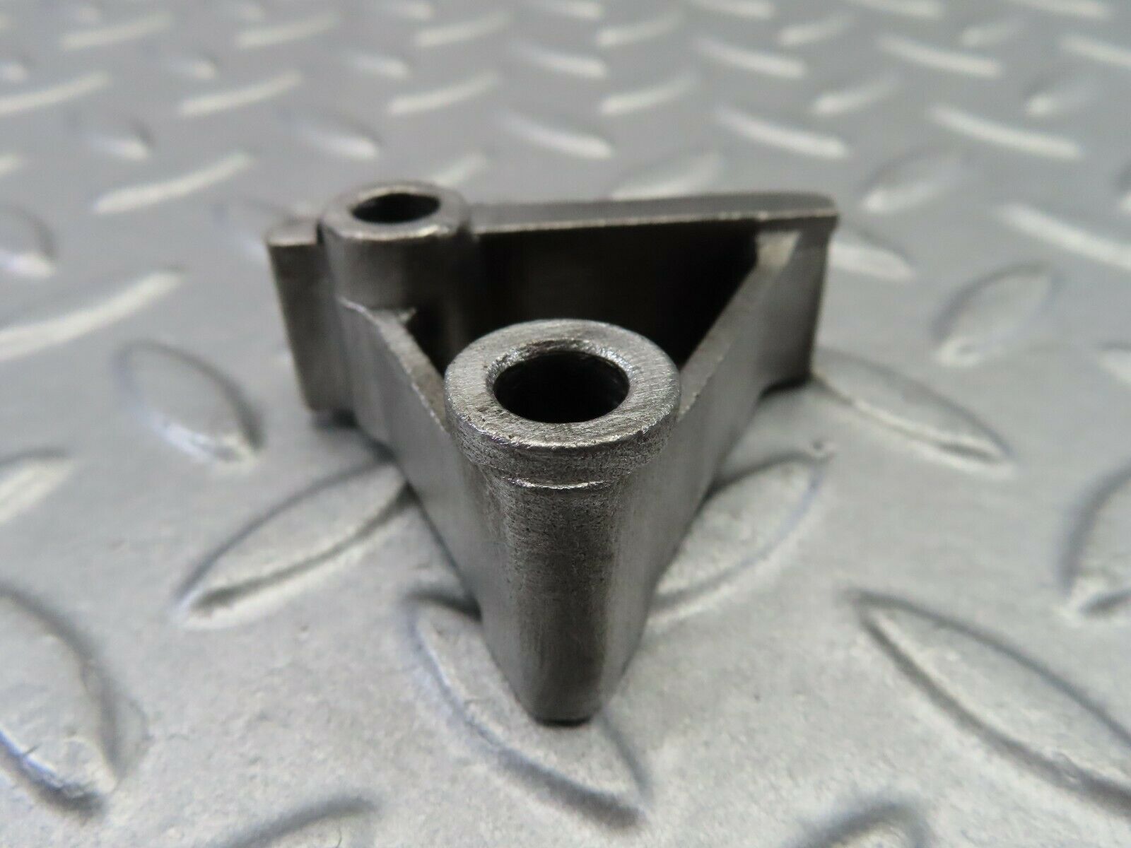 8050 Mercedes-Benz W115 220D Timing Chain Guide Rail 6210600516