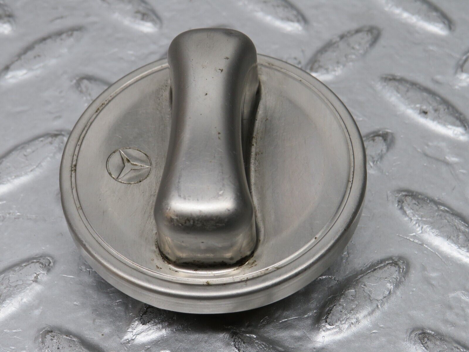 29525 Mercedes-Benz W124 230E Fuel Tank Cap 1244700005