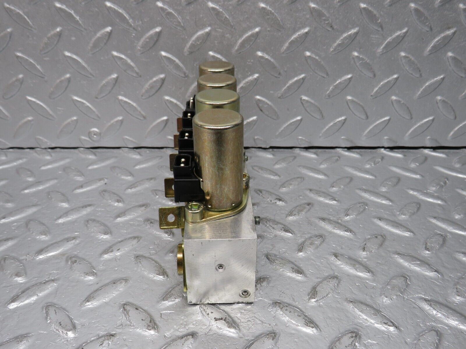 39463 Mercedes-Benz R129 320SL Coupe Roof Hydraulic Valve Left Side 1298002578