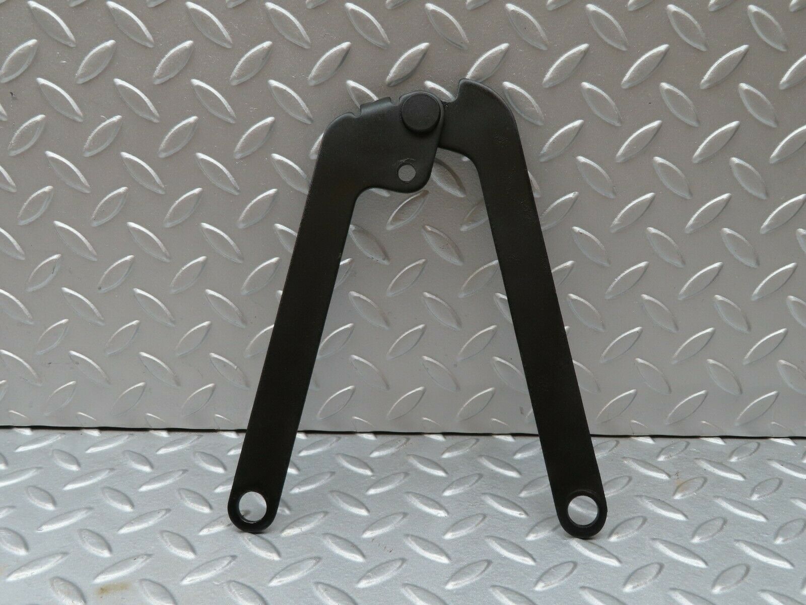 4712 Mercedes-Benz W114 280CE Coupe Left Bonnet Hinge