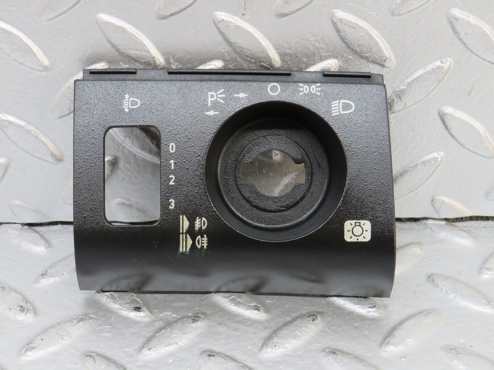 33314 Mercedes-Benz W202 C180 Headlight Switch Surround Cover 2026890380