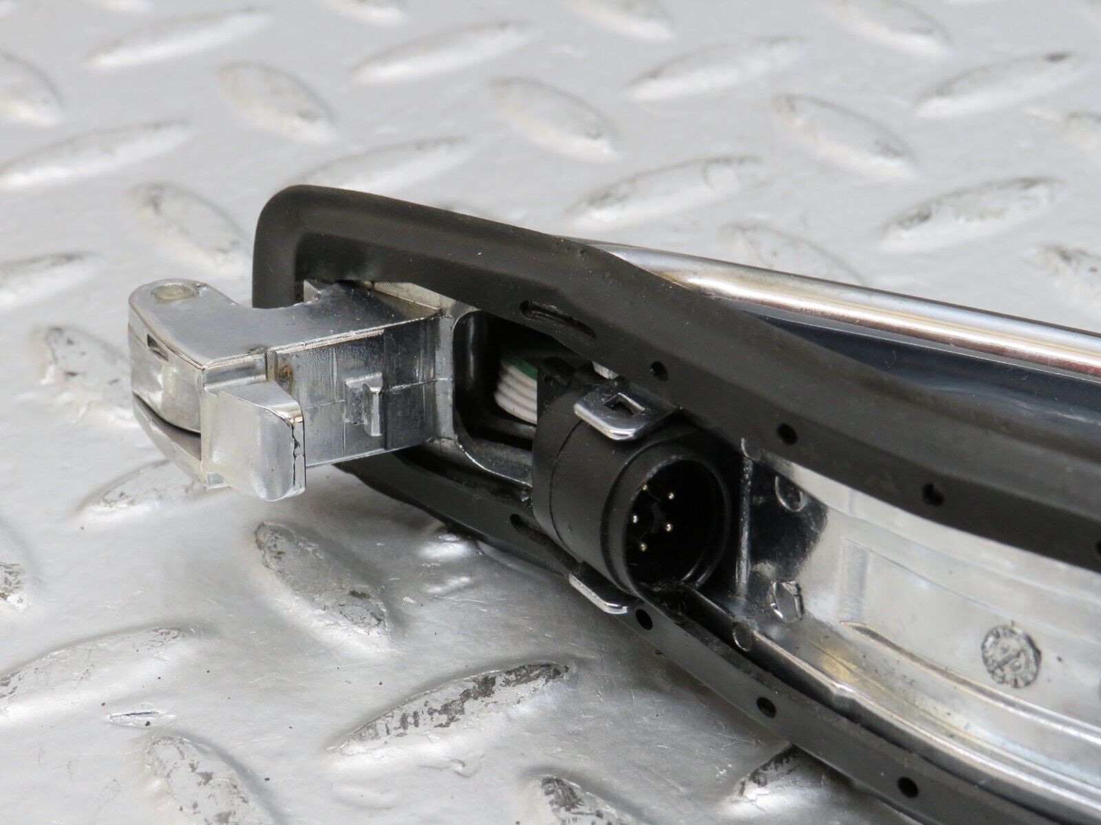 24870 Mercedes-Benz W140 S320 Front Left Exterior Door Handle